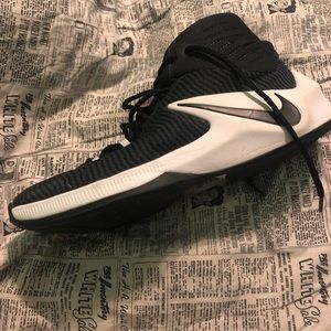 Nike zoom clear out shoes